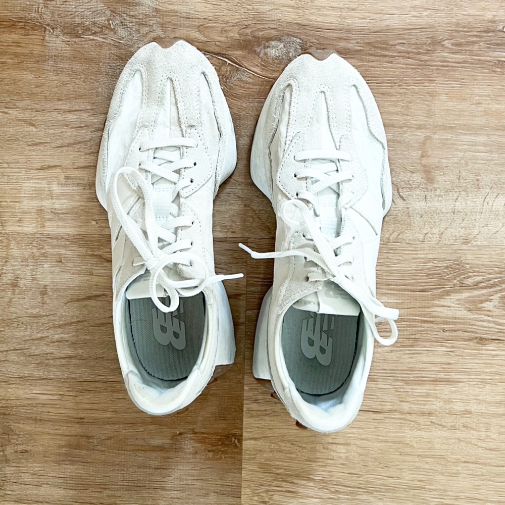New Balance 327 Sneakers